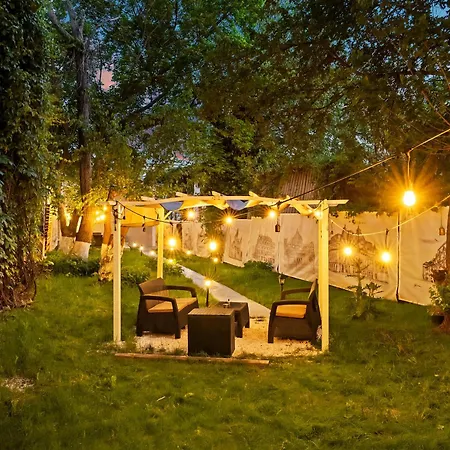 High Ceilings Garden - Parking - Invoice At Request Apartment *