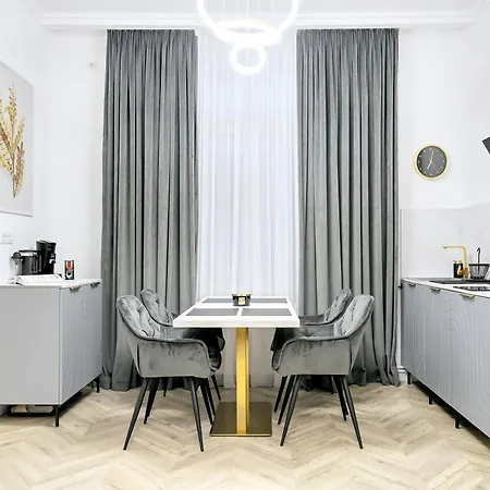 High Ceilings Apartments Bucharest Garden - Parking Bucharest