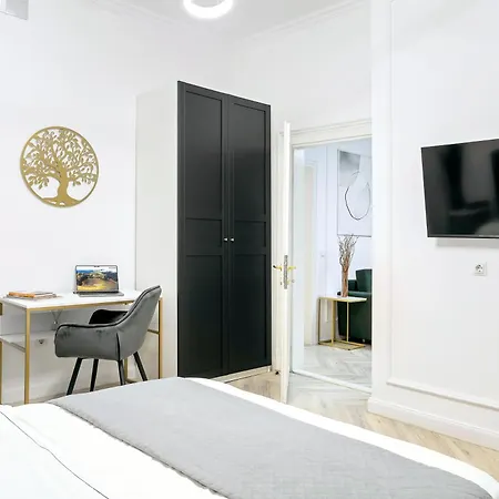 High Ceilings Apartments Bucharest Garden - Parking Apartment *