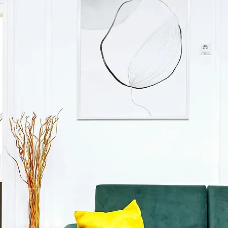 Apartment High Ceilings Garden - Parking - Invoice At Request