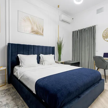 High Ceilings Garden - Parking - Invoice At Request Apartament