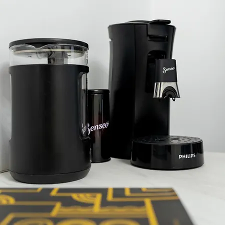 High Ceilings Garden - Parking - Invoice At Request *