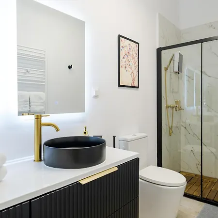 Apartment High Ceilings Garden - Parking - Invoice At Request Bucharest