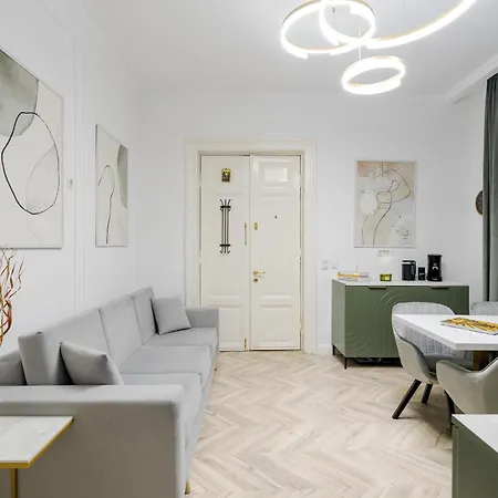 High Ceilings Garden - Parking - Invoice At Request *