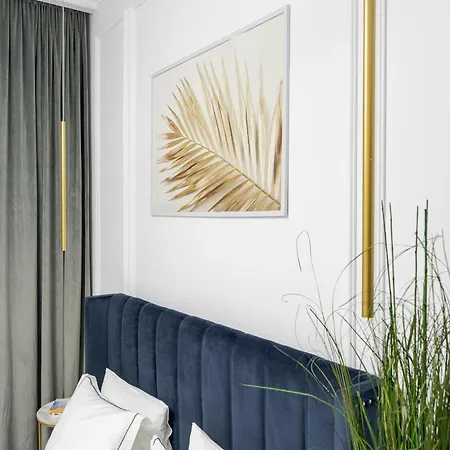 High Ceilings Garden - Parking - Invoice At Request Daire