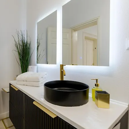 High Ceilings Garden - Parking - Invoice At Request Apartment Bucharest