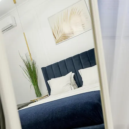 Apartment High Ceilings Garden - Parking - Invoice At Request