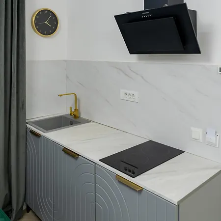 Apartment High Ceilings Garden - Parking - Invoice At Request *