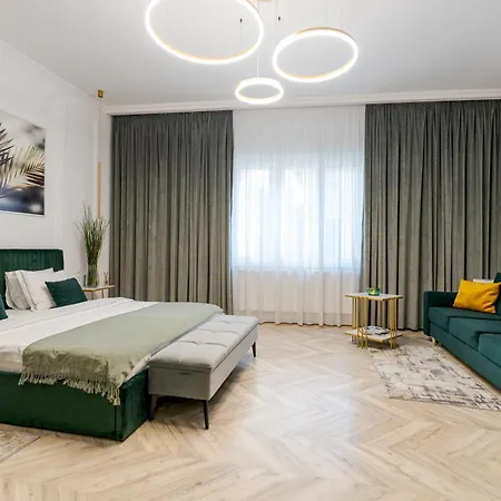 High Ceilings Garden - Parking - Invoice At Request