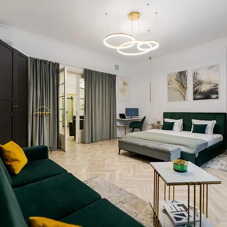 High Ceilings Garden - Parking - Invoice At Request