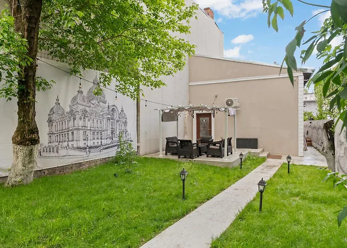 High Ceilings Garden - Parking - Invoice At Request