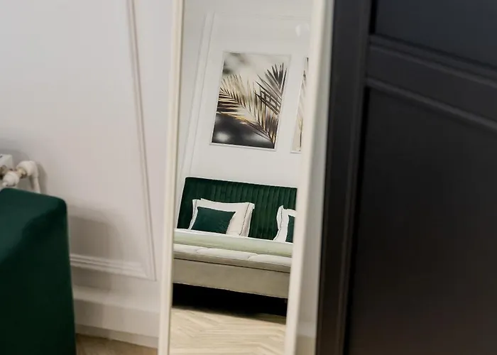 High Ceilings Garden - Parking - Invoice At Request Apartment