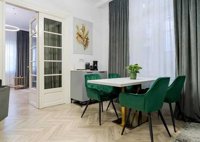 Apartament High Ceilings Garden - Parking - Invoice At Request *