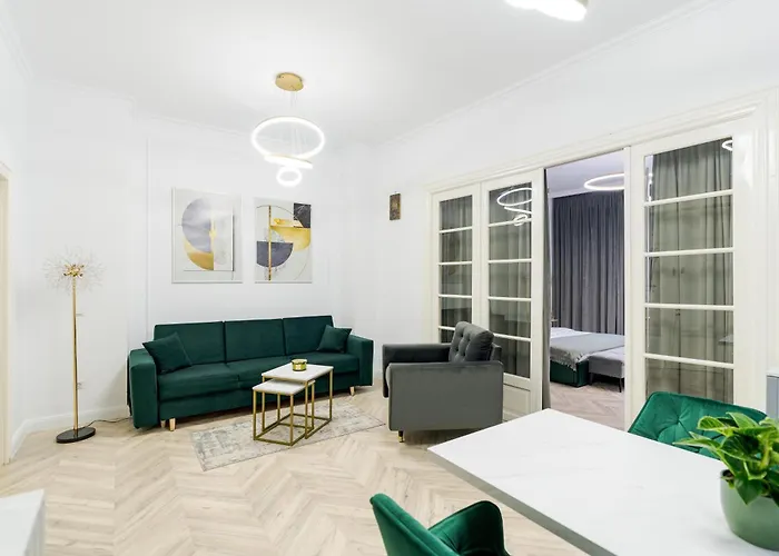 High Ceilings Garden - Parking - Invoice At Request