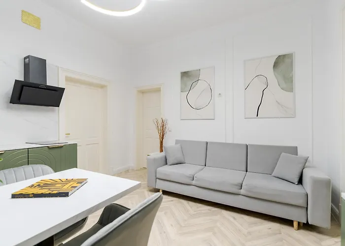 High Ceilings Garden - Parking - Invoice At Request