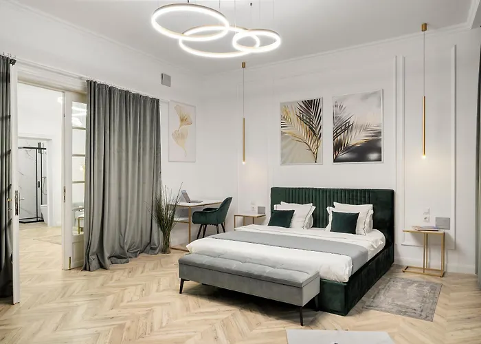 High Ceilings Garden - Parking - Invoice At Request Apartament *