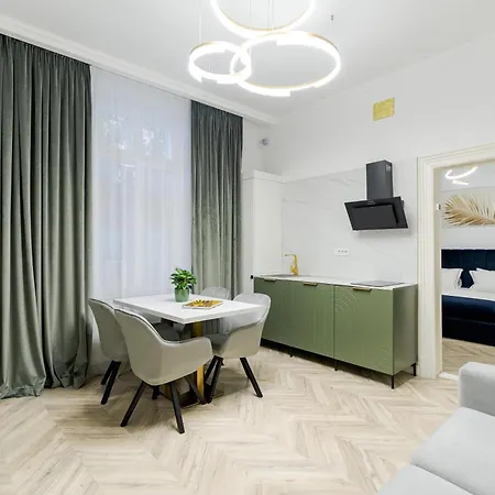 High Ceilings Garden - Parking - Invoice At Request Appartamento *