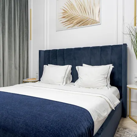 High Ceilings Garden - Parking - Invoice At Request Appartement