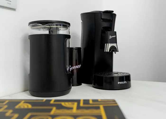 High Ceilings Garden - Parking - Invoice At Request *