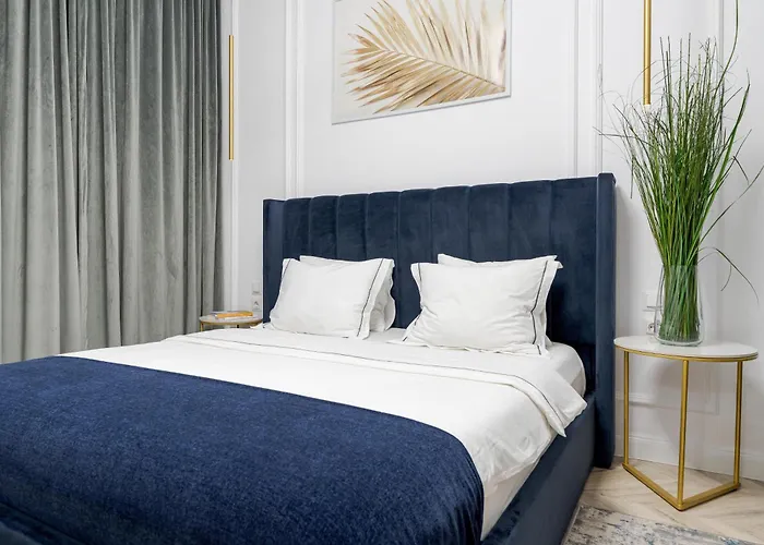 High Ceilings Garden - Parking - Invoice At Request Apartman